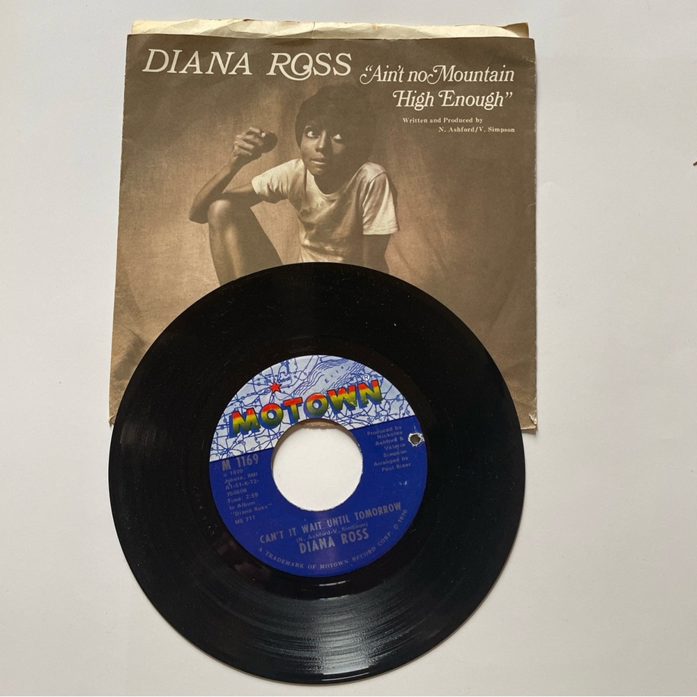 Diana Ross - Ain’t no Mountain High Enough . 45 7” Motown w/ pic sleeve NM